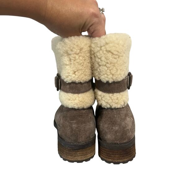UGG AUSTRALIA BLAYRE II SUEDE Side Zip Sheepskin Lined Booties Womens Sz 8 - Picture 7 of 9
